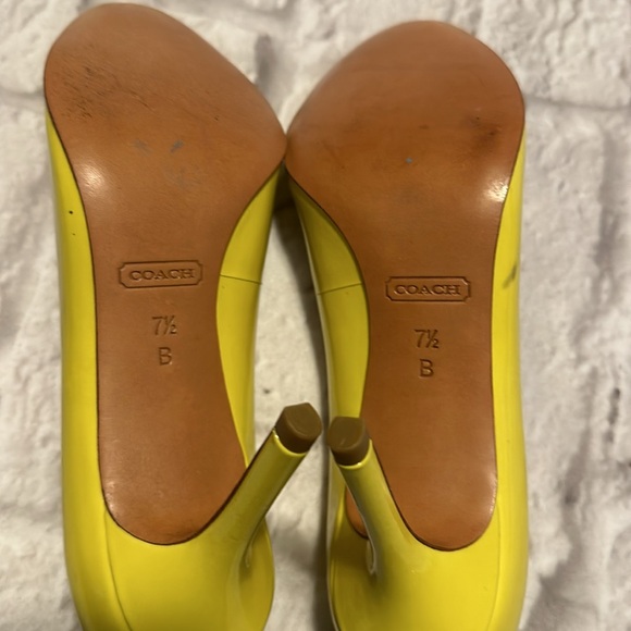 Coach Nala Patent Leather Yellow Bright Citrine Pumps Women’s Size 7.5 - Picture 7 of 10